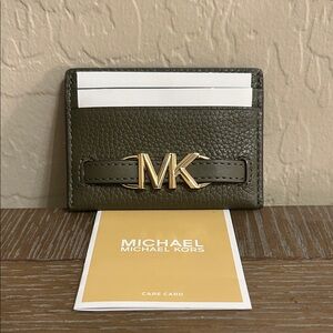 Michael Kors | Reed Olive Large Leather Card Holder | NWT